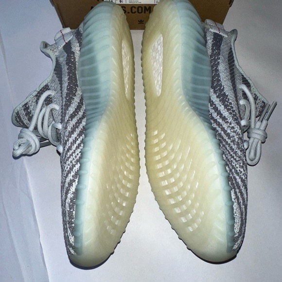 Adidas Yeezy Boost 350 V2 Blue Tint / Zebra Print BRAND NEW - Picture 2 of 4